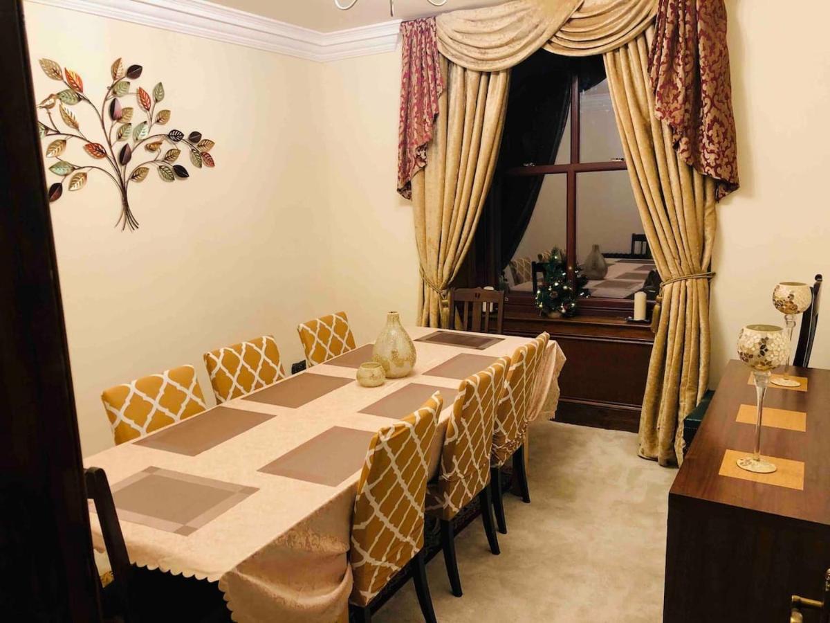 Beautiful 4-Bed Villa In グラスゴー エクステリア 写真