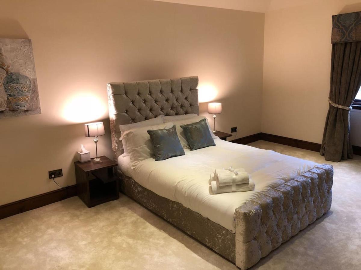 Beautiful 4-Bed Villa In グラスゴー エクステリア 写真